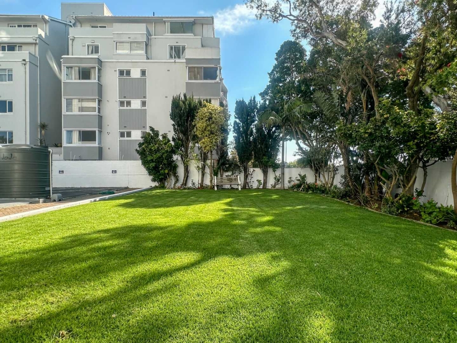 3 Bedroom Property for Sale in Green Point Western Cape